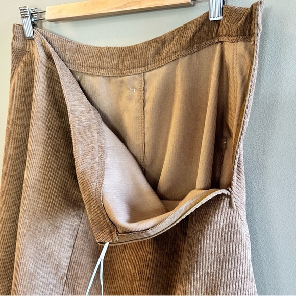 NWOT Corduroy A Line Short Skirt - Picture 6 of 7